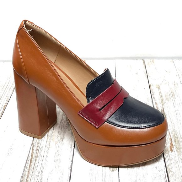 Elegant Tan and Navy Block plateau heels in great condition! - Picture 3 of 9